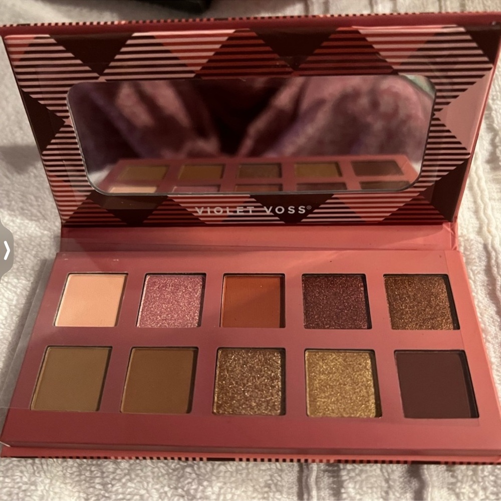 Eyeshadow palette